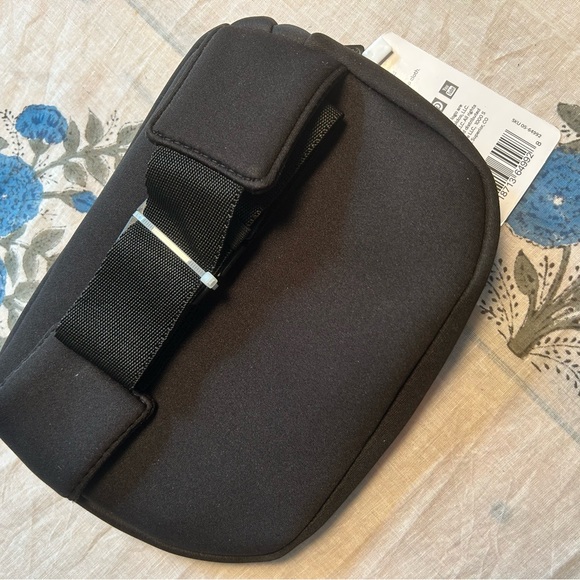 GAIAM neoprene-like belt bag/fanny pack - NEW! - Picture 4 of 7